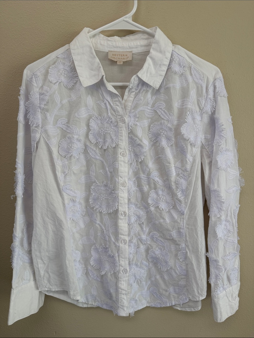 NESTOR & CO. White Embroidered Button-Down Shirt